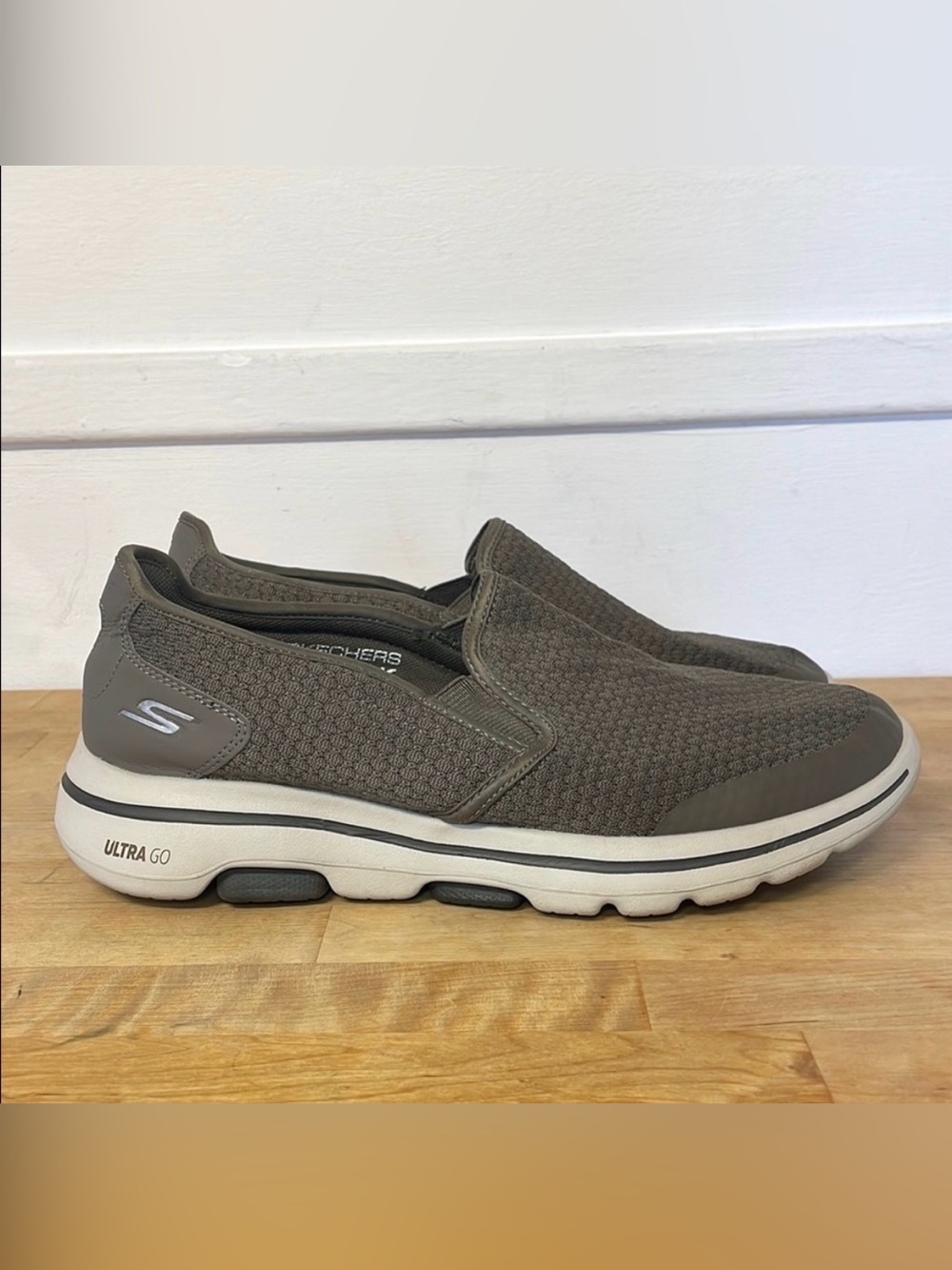 Skechers Go Walk 5 Apprize Khaki Casual Walking slip on sneakers men’s size 9.5